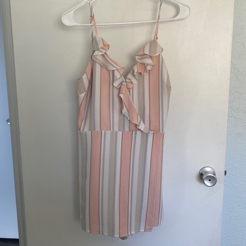 GUESS Romper: S. Like new! Only worn once. White, pink, and beige.